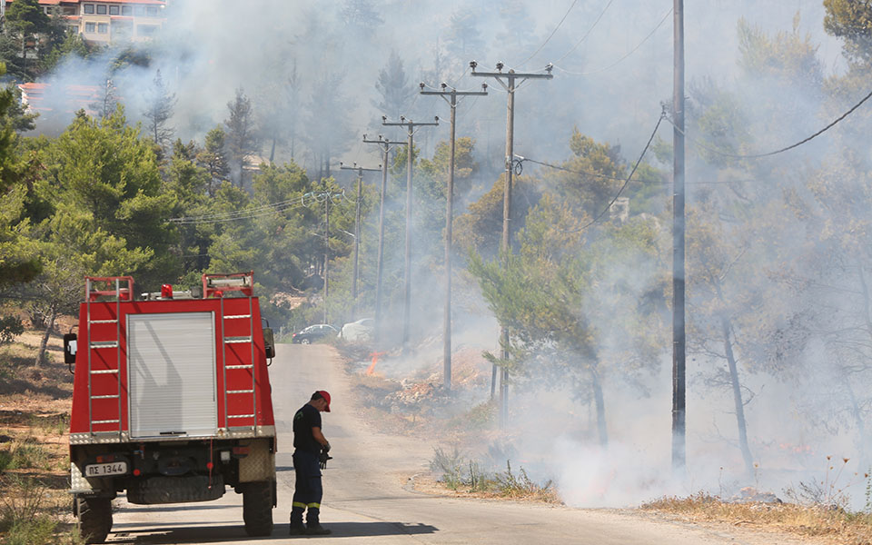 Fire breaks out near Lavrio