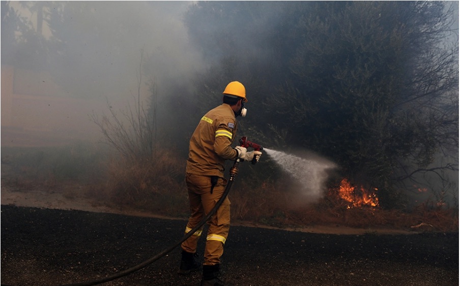New fires break out in Mandra, Porto Germeno