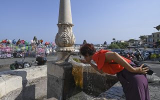 Heat wave edges higher in southern Europe, fuels wildfires