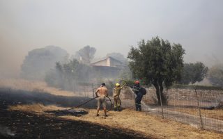 New blaze breaks out southeast of Athens
