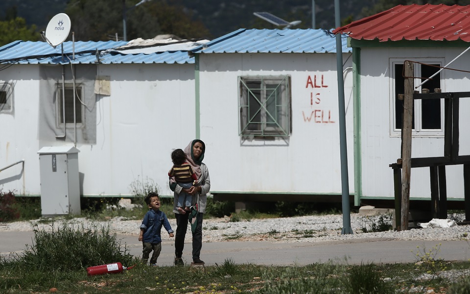 Northern Athens migrant camp evacuated
