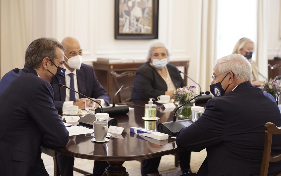 Greek-US relations, Afghanistan dominate Mitsotakis-Menendez meeting