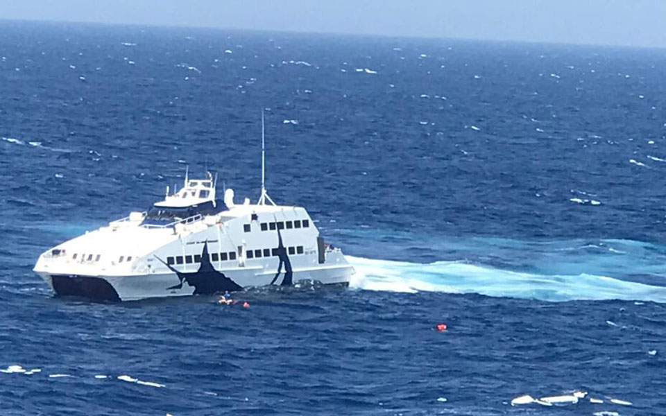 All passengers rescued from yacht wreck off Milos
