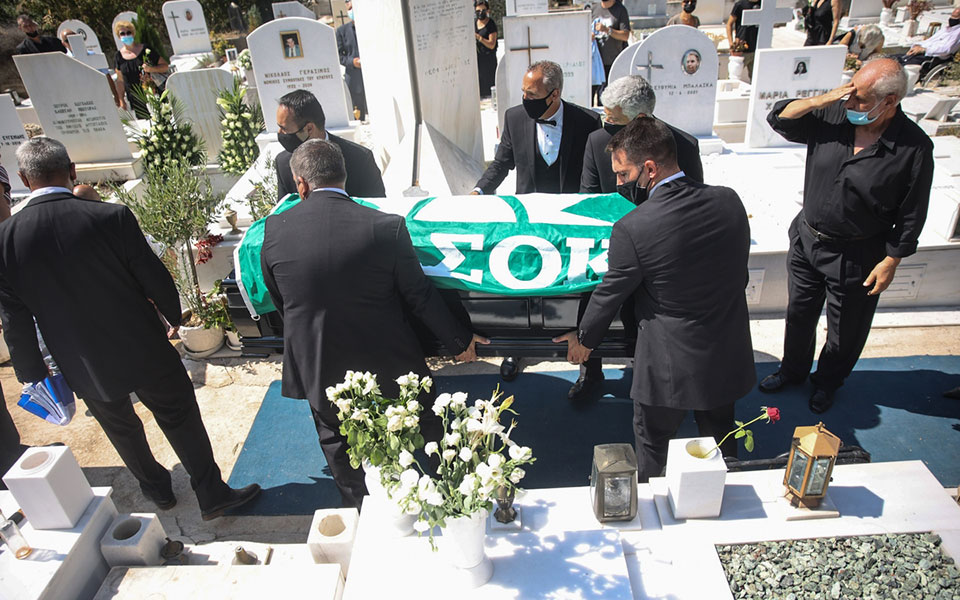 Funeral of Tsochatzopoulos takes place