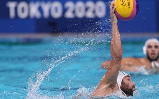 Greece, Spain advance to water polo semifinals