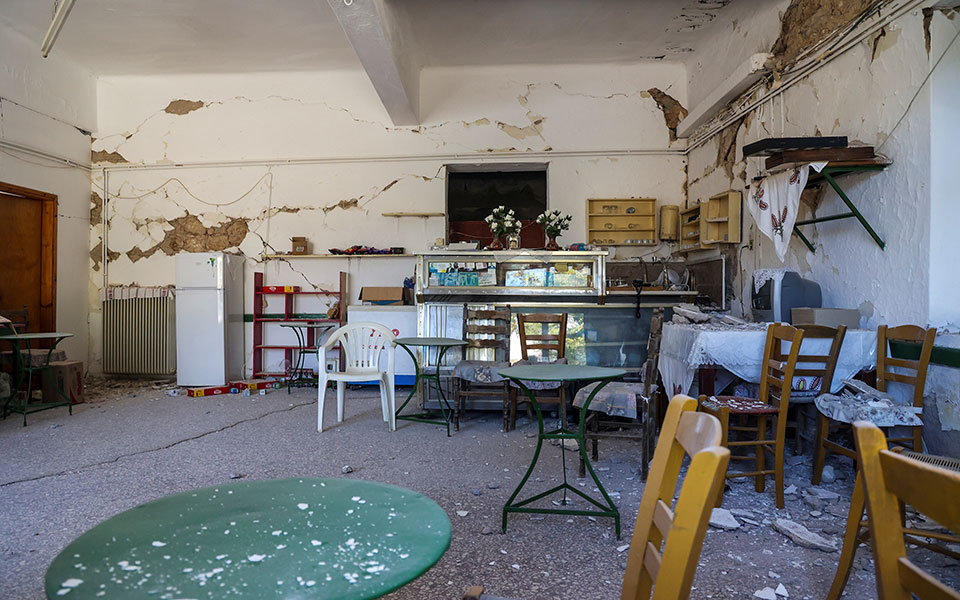 Three-quarters of earthquake-stiken homes on Crete temporarily uninhabitable