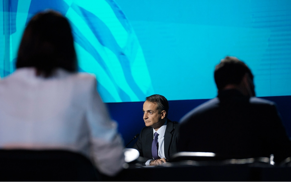 Mitsotakis vows to crack down on migrant traffickers