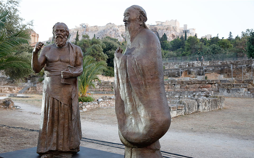 Statues of Socrates and Confucius unveiled at the Αncient Agora