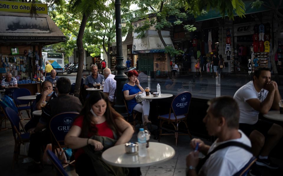Greek economy roars back after pandemic, grows at annual 16.2% clip