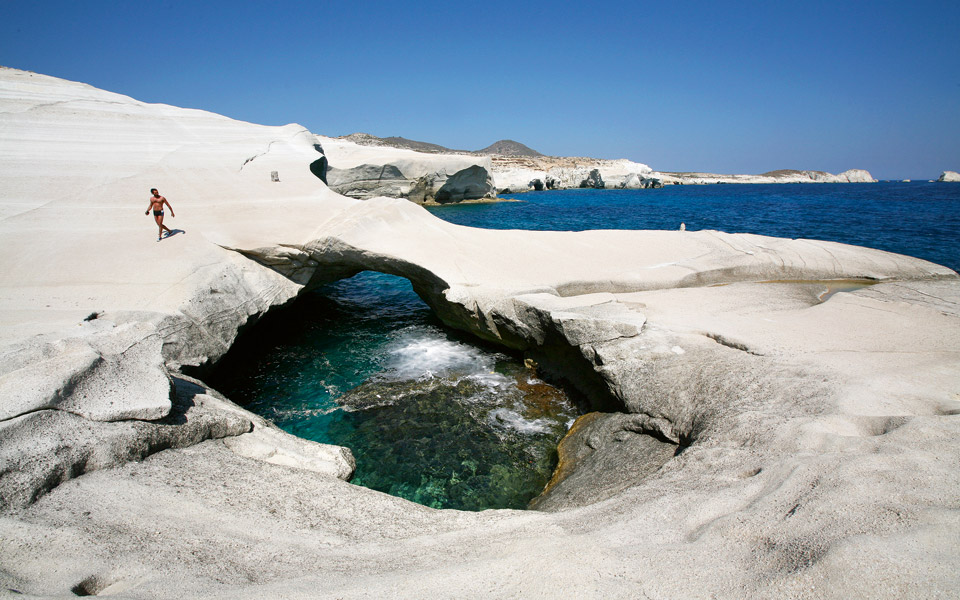 Milos deemed ‘world’s best island’ by influential travel magazine