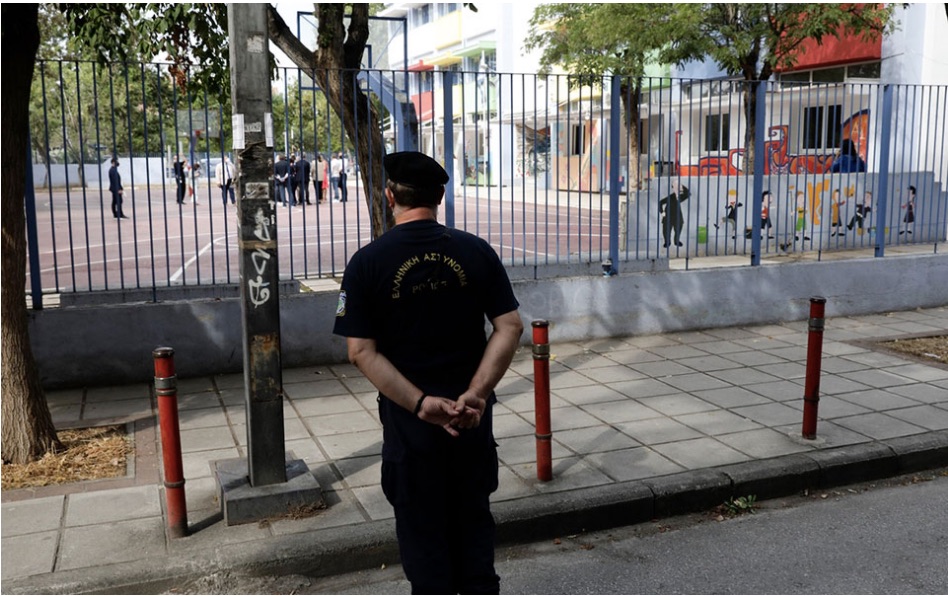 Anti-vaxxer arrested over Thessaloniki school disruption