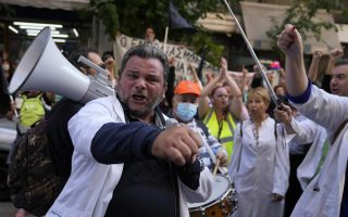 Striking hospital staff hold protest in Athens