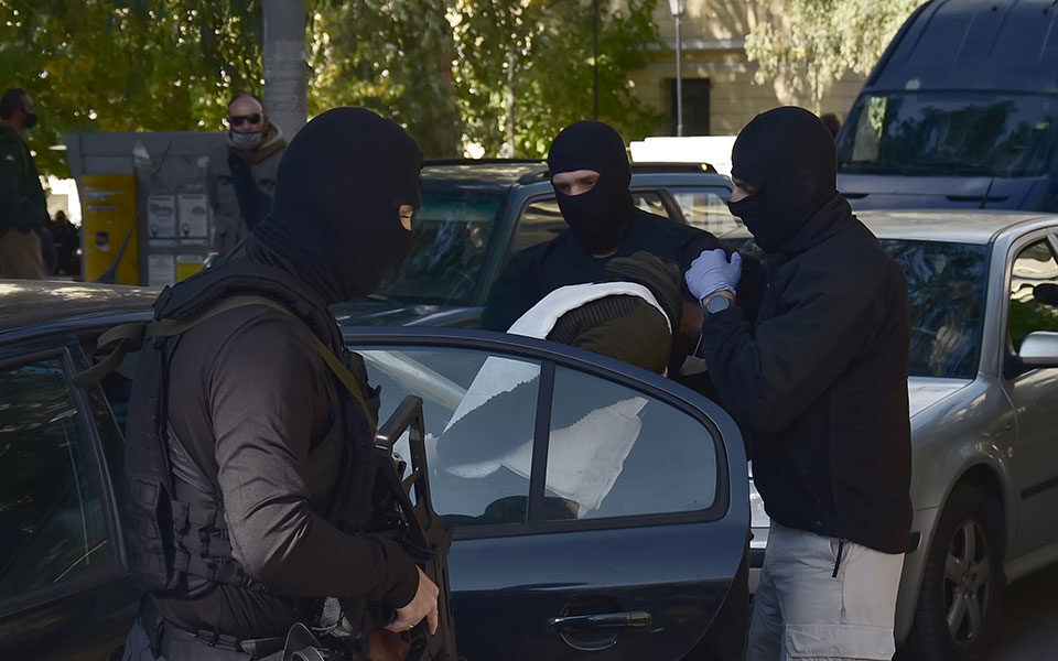 Greek police arrest asylum-seeker suspected of IS membership