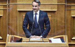 PM lambasts SYRIZA for continued opposition to France defense deal