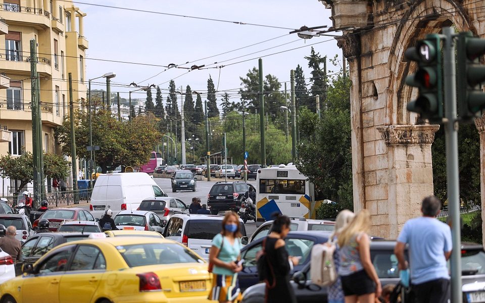 Steps mulled for reducing Athens traffic, pollution