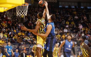 Late Aris rally eclipses Iraklis in overtime