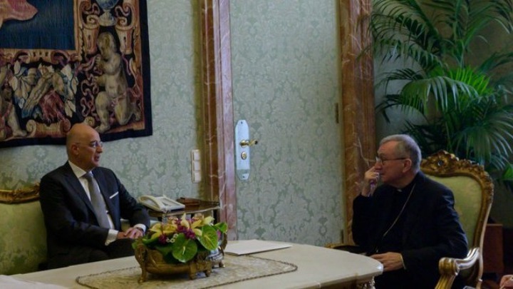 Dendias meets with Vatican’s Secretary of State Cardinal Parolin