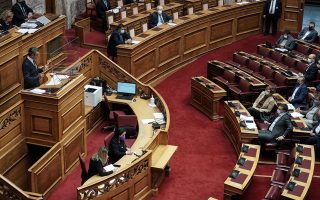 Omnibus bill on pensions for ethnic Greeks approved by parliament