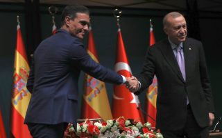Athens vexed by Madrid as Turkey ups overflights