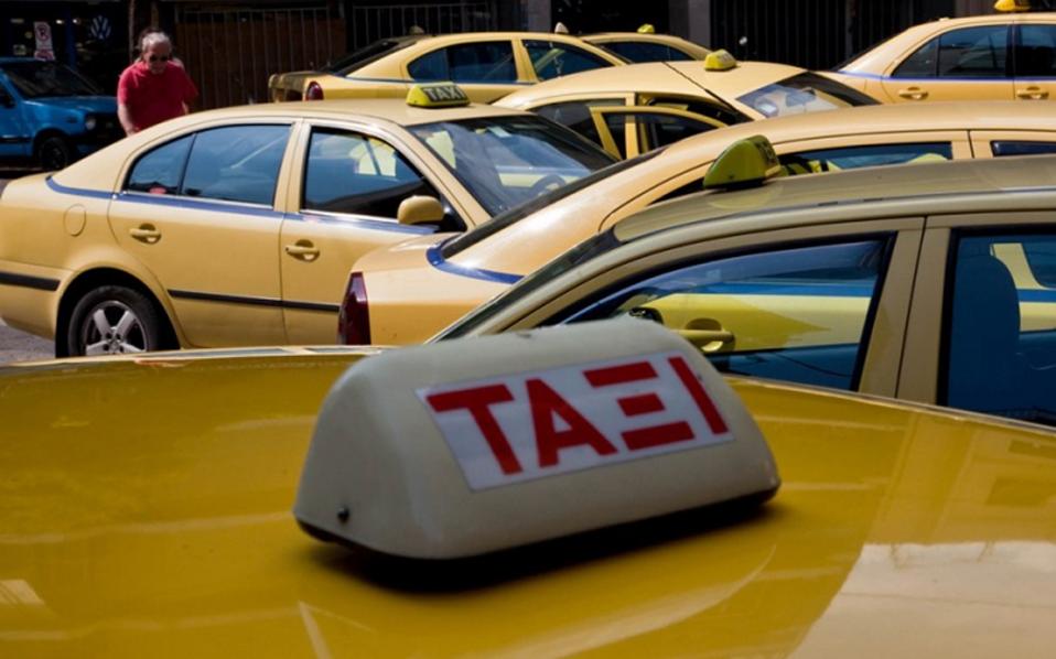 Taxi drivers hold 24-hour strike on Thursday