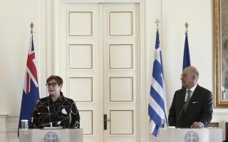 Australian foreign minister in Athens welcomes EU security pledge
