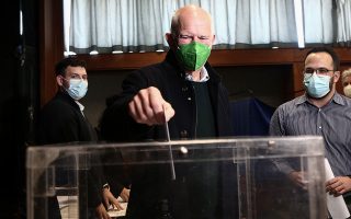Papandreou alleges fraud in KINAL leadership vote