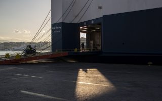 strike-keeps-ferries-docked-at-ports