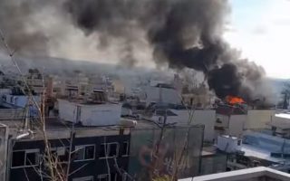 Apartment block blaze in Athens suburb