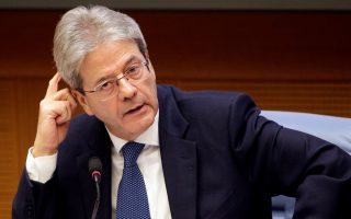 Gentiloni praises Greece on end of enhanced surveillance