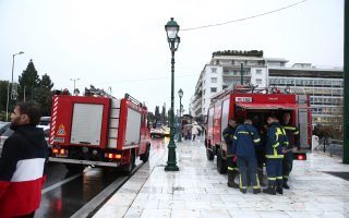traffic-resumes-in-athens-metro-following-bomb-scare