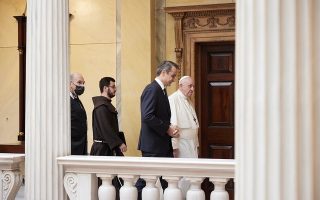 Pope Francis meets Mitsotakis as part of Athens visit