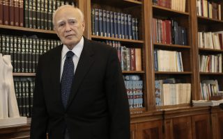 papoulias-tributes-pour-in-from-across-the-political-spectrum