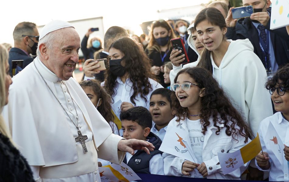 Pope welcomed in Cyprus; sends greetings to Greek president