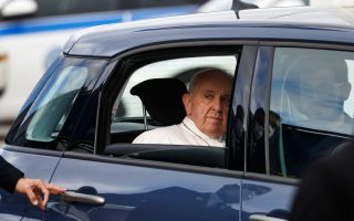 Pope says willing to go to Moscow to meet Orthodox patriarch