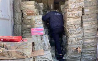 Authorities seize 60 million of contraband cigarettes in Piraeus