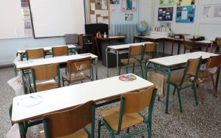 Anti-vaxxers ‘arrest’ school headmaster over Covid measures