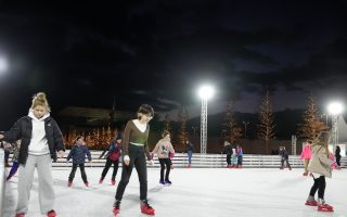 Lace up! Pop-up skating rink opens at SNFCC