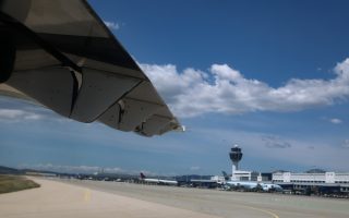 flights-from-greek-airports-resume-after-forty-minute-blackout