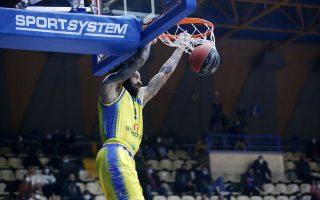 Imposing Peristeri outshines AEK in Basket League