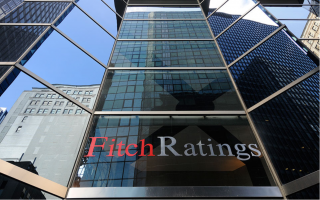 Fitch revises Greece’s credit outlook to positive