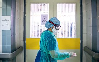 Coronavirus: 77 more deaths, 463 patients on ventilators