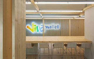 PMorgan Chase eyes stake in Viva Wallet