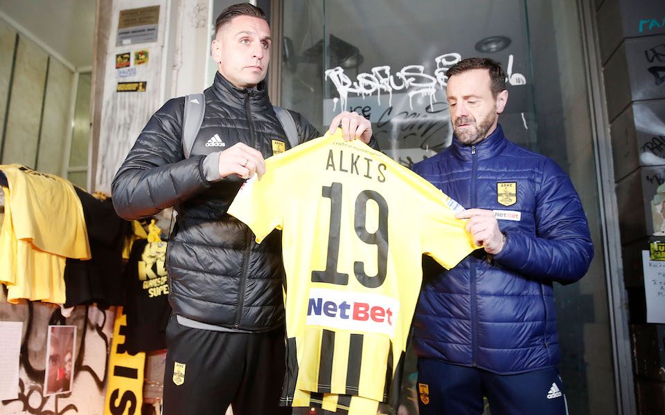 Aris beats AEK, dedicates win to killed fan