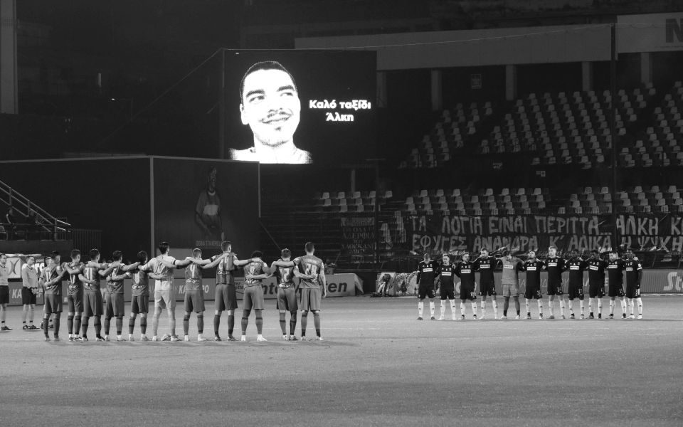 Aris FC pays tribute to slain fan