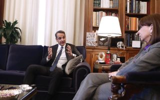 Mitsotakis: Greece ready to accept Greek refugees from Ukraine