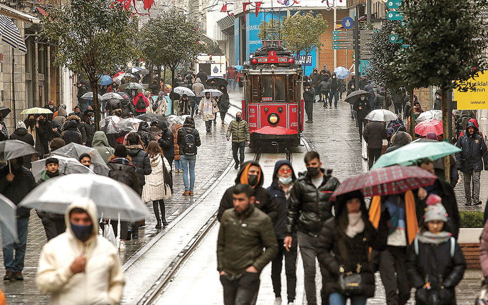 Athens rejects Ankara’s ‘false’ refugee claims
