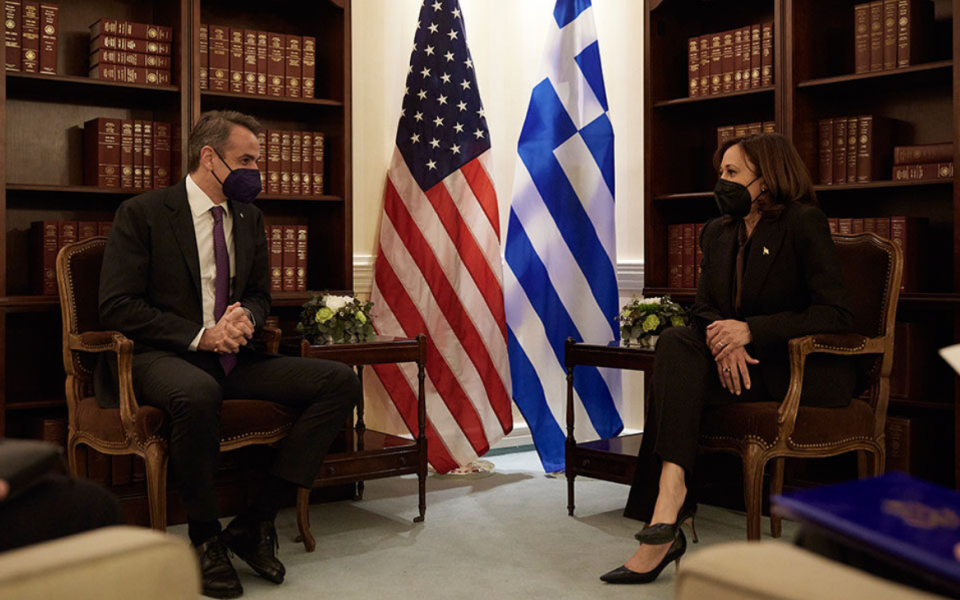 Mitsotakis meets US Vice-President Harris, briefs her on East Med