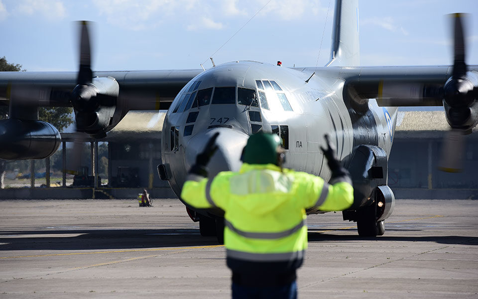 Greece sends two more plane loads of military equipment to Ukraine