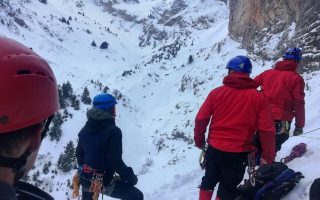 Seasoned mountaineers plunge to their deaths