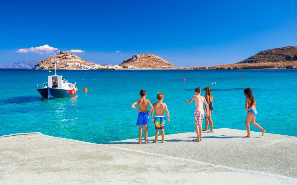 Greek tourism revenues to reach €20 bln this year